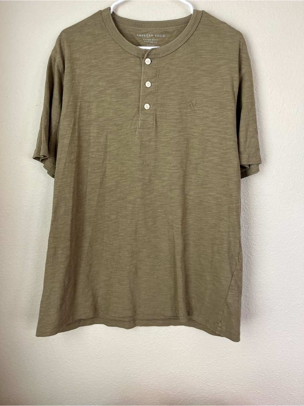 American Eagle Outfitters Men’s XL Green Henley Shirt 100% Cotton Soft Timeless